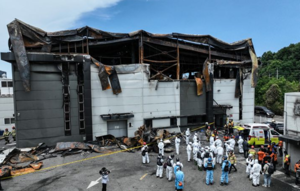 경기 화성시 서신면 일차전지 제조 공장 아리셀 건물 화재 현장에서 국과수 합동 감식이 진행되고 있다. /사진=뉴시스