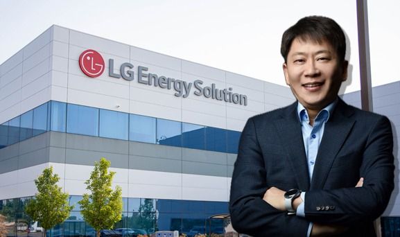 김동명 LG에너지솔루션 사장과 LG에너지솔루션 미시간 홀랜드 공장 전경 [사진=LG에너지솔루션] ⓒ포인트경제CG
