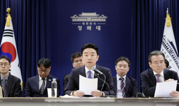 강훈식 비서실장이 7일 청와대에서 열린 중동상황 관련 기자간담회에서 발언하고 있다. /사진=뉴시스