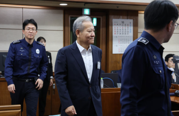 이상민 전 행정안전부 장관이 지난해 10월 17일 서울 서초구 서울중앙지법에서 열린 내란 중요임무 종사 등 혐의 첫 공판기일에 출석하고 있다. /사진=뉴시스