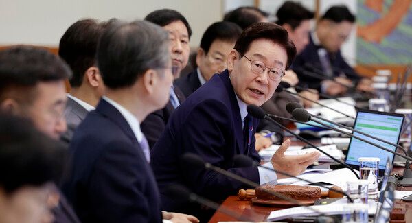 이재명 대통령이 12일 청와대에서 열린 국무회의 겸 제8차 비상경제점검회의에서 발언하고 있다. /사진=뉴시스
