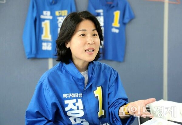 오는 6.3 지방선거에서 부산 북구청장 탈환에 나선&nbsp;더불어민주당 정명희 후보가 최근 본지와 인터뷰를 갖고 재선에 도전하는 심경과 북구 발전 로드맵을 밝히고 있다. (사진=윤선영) ⓒ포인트경제