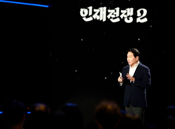 'KBS 다큐 인사이트 – 인재전쟁2 : 최태원의 대답'에 출연한 최태원 SK그룹 회장 겸 대한상공회의소 회장 /SK 제공