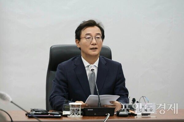 전재수 부산시장 당선인이 10일 인수위원회 ‘다시 뛰는 부산 위원회’ 출범시키고 민선 9기 시정 준비에 본격 돌입한 가운데 출범식에서 인사말을 하고 있다. (사진=윤선영) ⓒ포인트경제