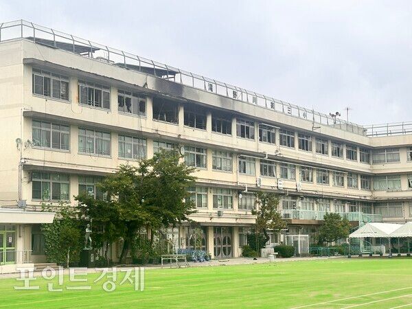 21일 그을린 다키노가와 제3초등학교 상층부/사진=박진우 특파원 ⓒ포인트경제
