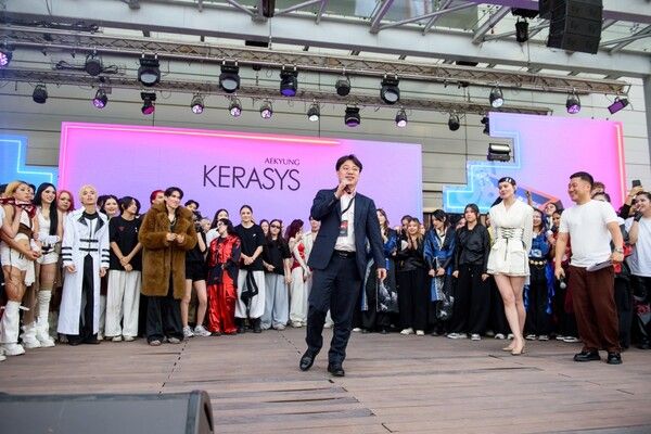 케라시스가 카자흐스탄에서 진행한 K-POP 행사 현장. /애경산업