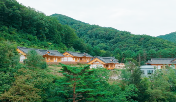 라이나전성기재단이 나눔 문화 확산을 위해 조성한 공간 '바랑재' 홍보 영상 中 (포인트경제)