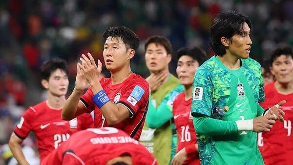 조별리그 탈락으로 아쉬움을 삼킨 손흥민/FIFA 홈페이지 갈무리(포인트경제)