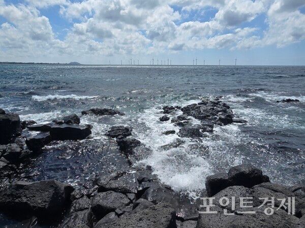 20일 오후 3시께 제주 제주시 애월카페거리 주변 바다&nbsp;ⓒ포인트경제