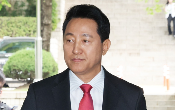 오세훈&nbsp;서울시장이 지난 17일 서울 서초구 서울중앙지법에서 열린 '명태균 여론조사 의혹' 사건 1심 결심공판에 출석하고 있다. /연합뉴스