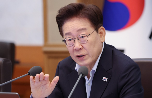 이재명 대통령이 21일 청와대에서 열린 국무회의에서 발언하고 있다. /연합뉴스