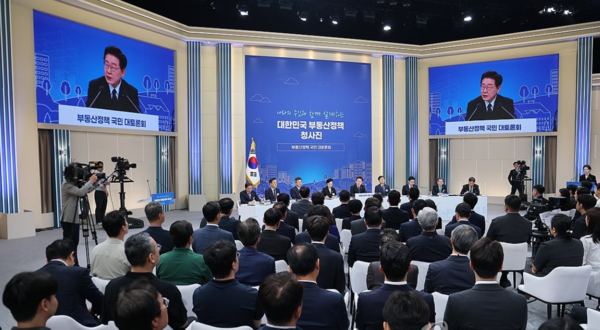 이재명 대통령이 23일 서울 여의도 KBS 별관에서 열린 부동산정책&nbsp;국민&nbsp;대토론회에서 발언하고 있다. /연합뉴스