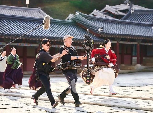 드라마 '슈룹' 촬영 중인 김혜수, 박준면. 사진=김혜수 인스타그램