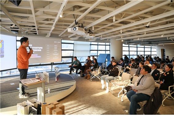 2023 예술분야 창업기업 네트워킹 파티 (2023 ANP) 사진 더핑크퐁컴퍼니 최정호 CLO 강연 . 사진=예술경영지원센터