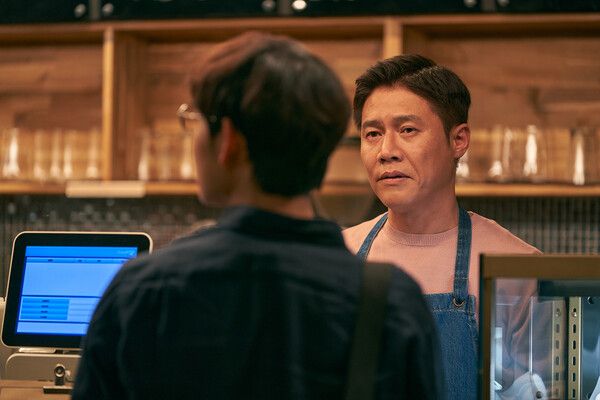 영화 '스마트폰을 떨어뜨렸을 뿐인데' 박호산 스틸. 사진=넷플릭스