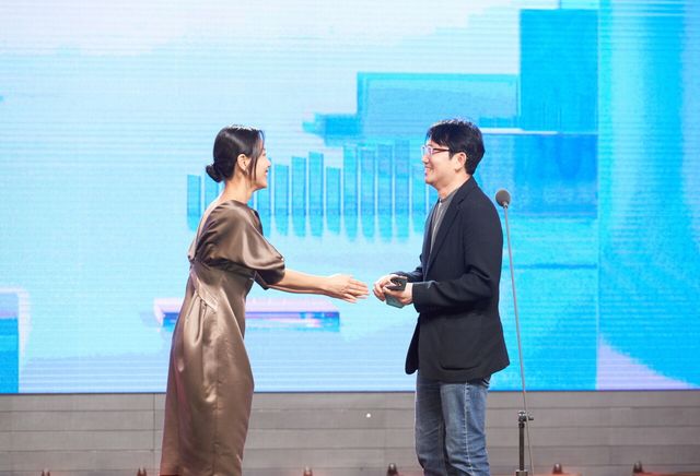 한국PD대상 작품상을 수상한 정대윤 감독. 사진=SLL