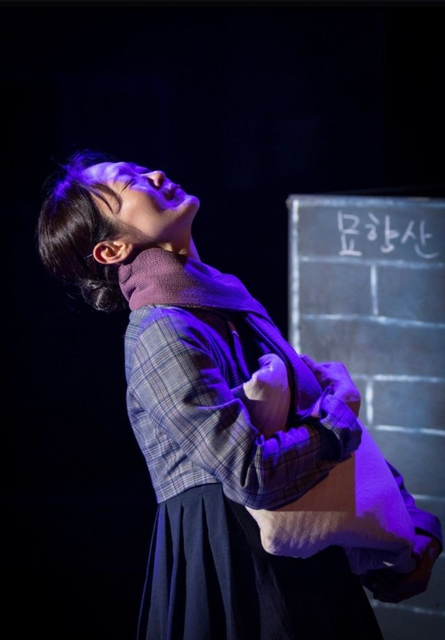 음악극 ‘백인당 태영’을 공연하는 이봉련. 사진=우란문화재단