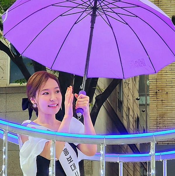 사진=가수 홍자