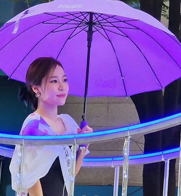 사진=가수 홍자