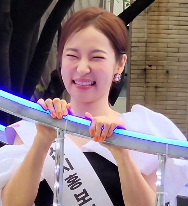 사진=가수 홍자