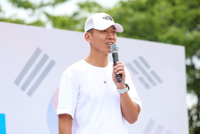 6.6 걷기대회에 참여한 가수 션. 사진=YG엔터테인먼트