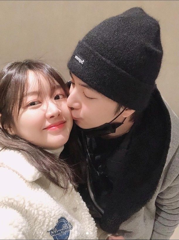 열애 중이라고 밝힌 미미, 천둥. 사진=천둥 SNS