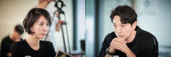 영화 '인터뷰' 조여정-정성일 대본리딩. 사진=에이투지엔터테인먼트