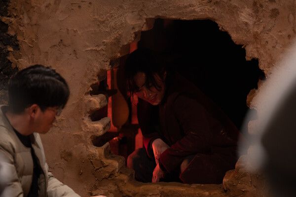 '선산' 비하인드 스틸. 사진=넷플릭스