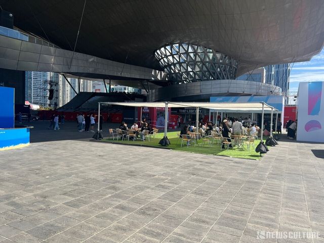 '제29회 부산국제영화제'가 열리는 영화의 전당 주변. 사진=뉴스컬처