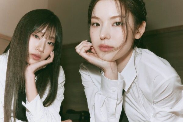 이즈나_유닛_콘셉트_포토(최정은, 마이). 사진=웨이크원