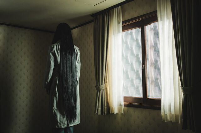 '조명가게'. 사진=디즈니+