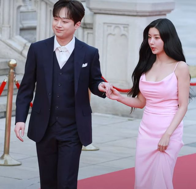 이찬원-권은비. 사진=온라인커뮤니티