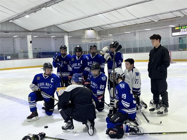 '캐피탈스' 선수들