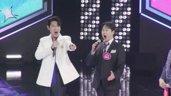 '불타는 장미단'. 사진=크레아 스튜디오