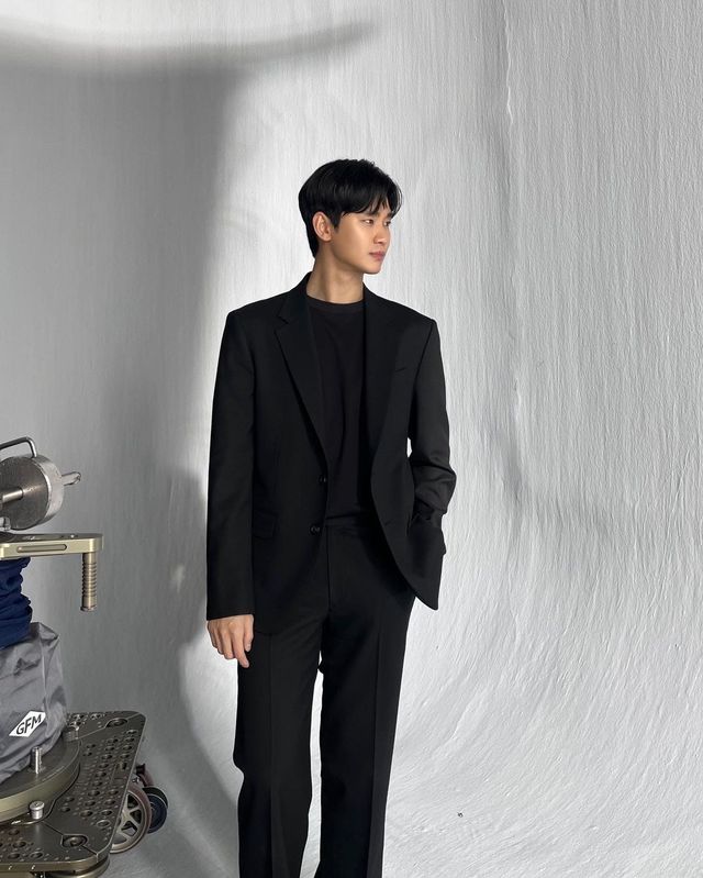 김수현. 사진=김수현 인스타그램