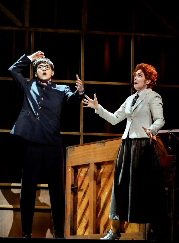 뮤지컬 '일 테노레' 공연모습_오페라 레슨_홍광호(윤이선 역), 아드리아나 토메우(베커 여사 역). 사진=오디컴퍼니(주)