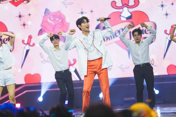 '불타는 장미단2'. 사진=크레아 스튜디오