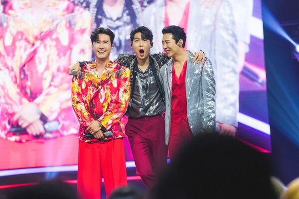 '불타는 장미단2'. 신성-에녹-손태진. 사진=크레아 스튜디오