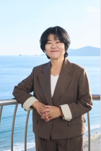 배우 이정은. 사진=애닉이엔티