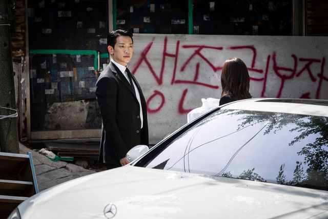 '화인가 스캔들' 정지훈, 김하늘. 사진=디즈니+_