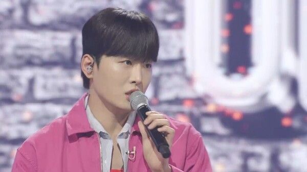 '불타는 장미단'. 사진=크레아 스튜디오