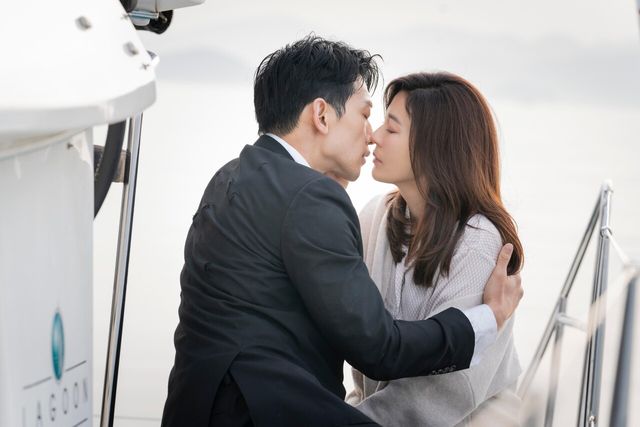 '화인가 스캔들' 정지훈-김하늘. 사진=디즈니+