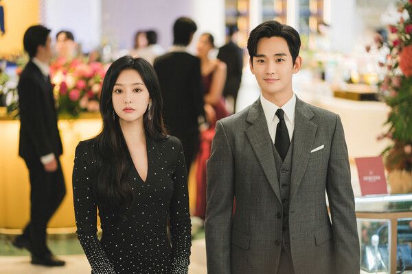 사진='눈물의 여왕' 김지원-김수현.&nbsp;