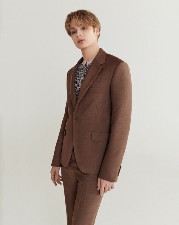 그룹 투모로우바이투게더. ©Brett Lloyd. 사진=디올