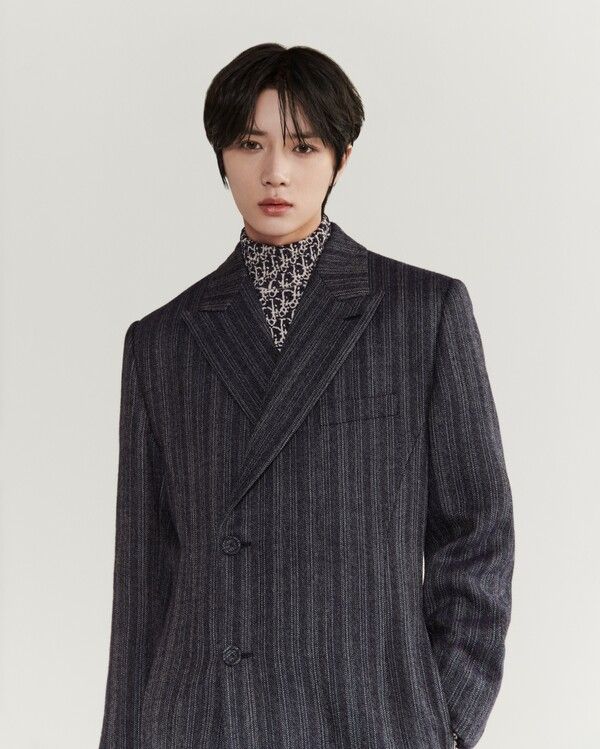 그룹 투모로우바이투게더. ©Brett Lloyd. 사진=디올