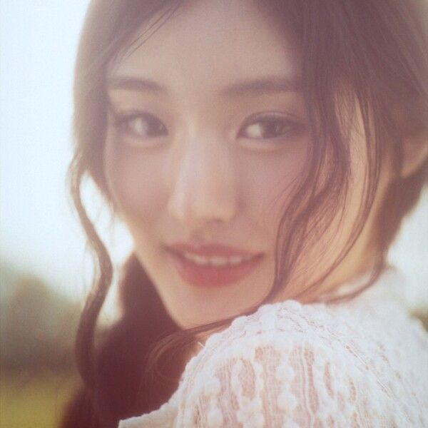 정보가 공개되지 않은 피프티 피프티 새 멤버. 사진=어트랙트