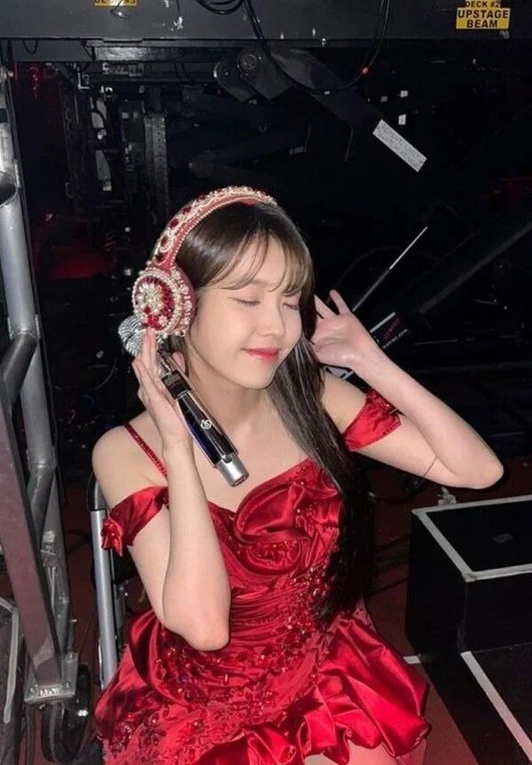 사진=가수 아이유