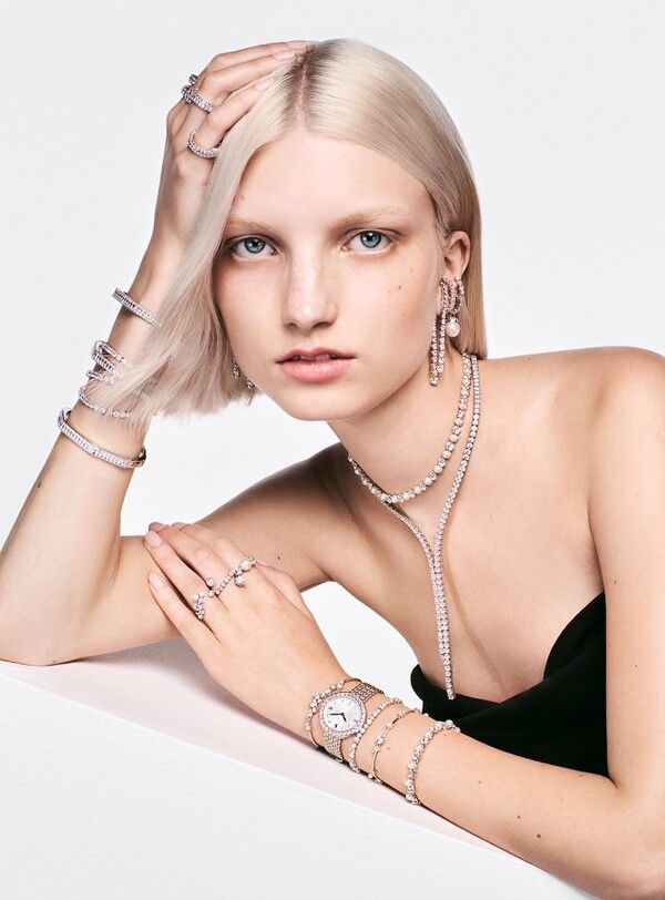 스와로브스키_크리스털 펄 룩북 이미지. 사진=스와로브스키(Swarovski)]