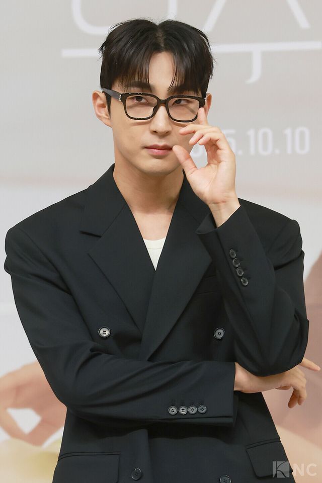 배우 배나라가 10일 오후 2시 서울시 양천구 SBS 목동사옥에서 진행된 SBS 새 금토드라마 ‘우주메리미’(연출 송현욱/극본 이하나) 제작발표회에서 포즈를 취하고 있다. 사진=김규빈 기자