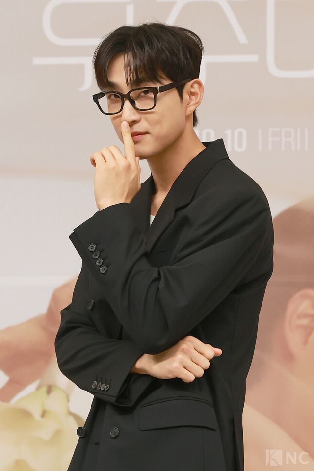 배우 배나라가 10일 오후 2시 서울시 양천구 SBS 목동사옥에서 진행된 SBS 새 금토드라마 ‘우주메리미’(연출 송현욱/극본 이하나) 제작발표회에서 포즈를 취하고 있다. 사진=김규빈 기자